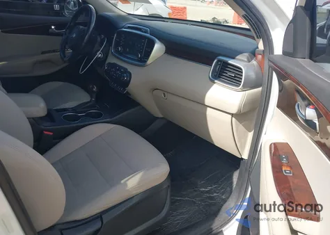 2017 Kia Sorento 2.4L Lx из США, поврежденный, VIN 5XYPG4A34HG274494